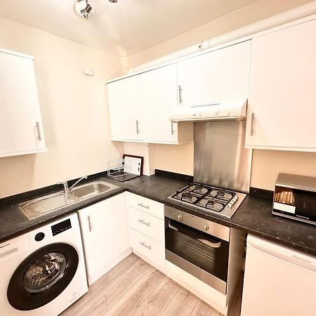 2 Bedroom Apartment In Se13 Londres Extérieur photo
