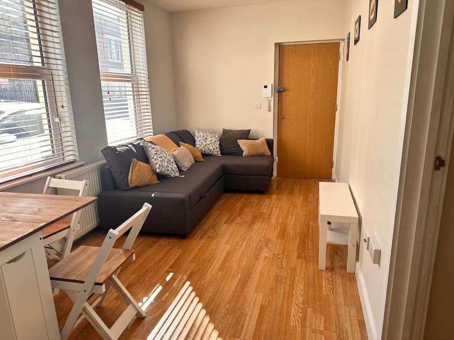 2 Bedroom Apartment In Se13 Londres Extérieur photo