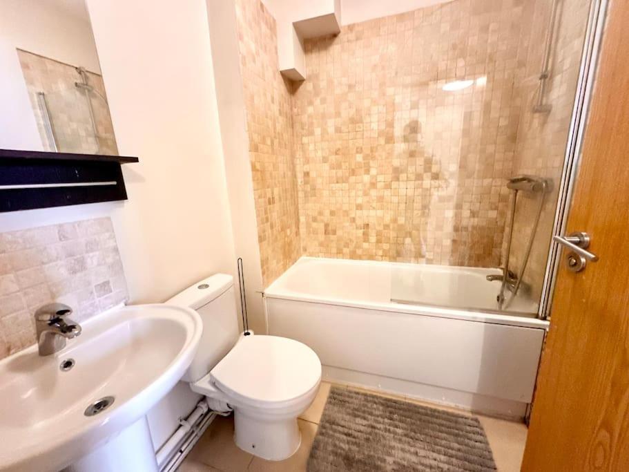 2 Bedroom Apartment In Se13 Londres Extérieur photo