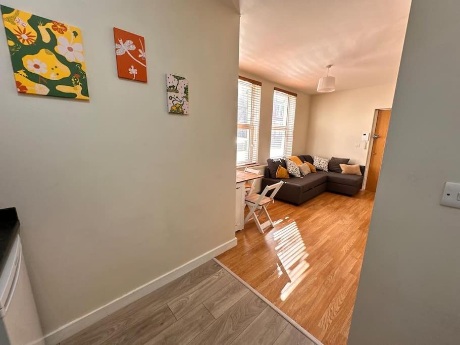 2 Bedroom Apartment In Se13 Londres Extérieur photo