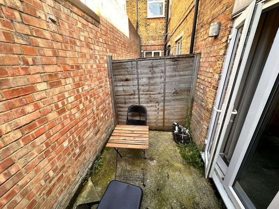 2 Bedroom Apartment In Se13 Londres Extérieur photo