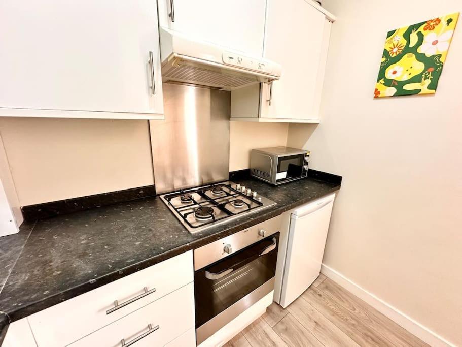 2 Bedroom Apartment In Se13 Londres Extérieur photo